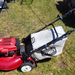 Toro recycler 6.75 190cc 22in cut self-propelled lawn mower - $125 (Puyallup)