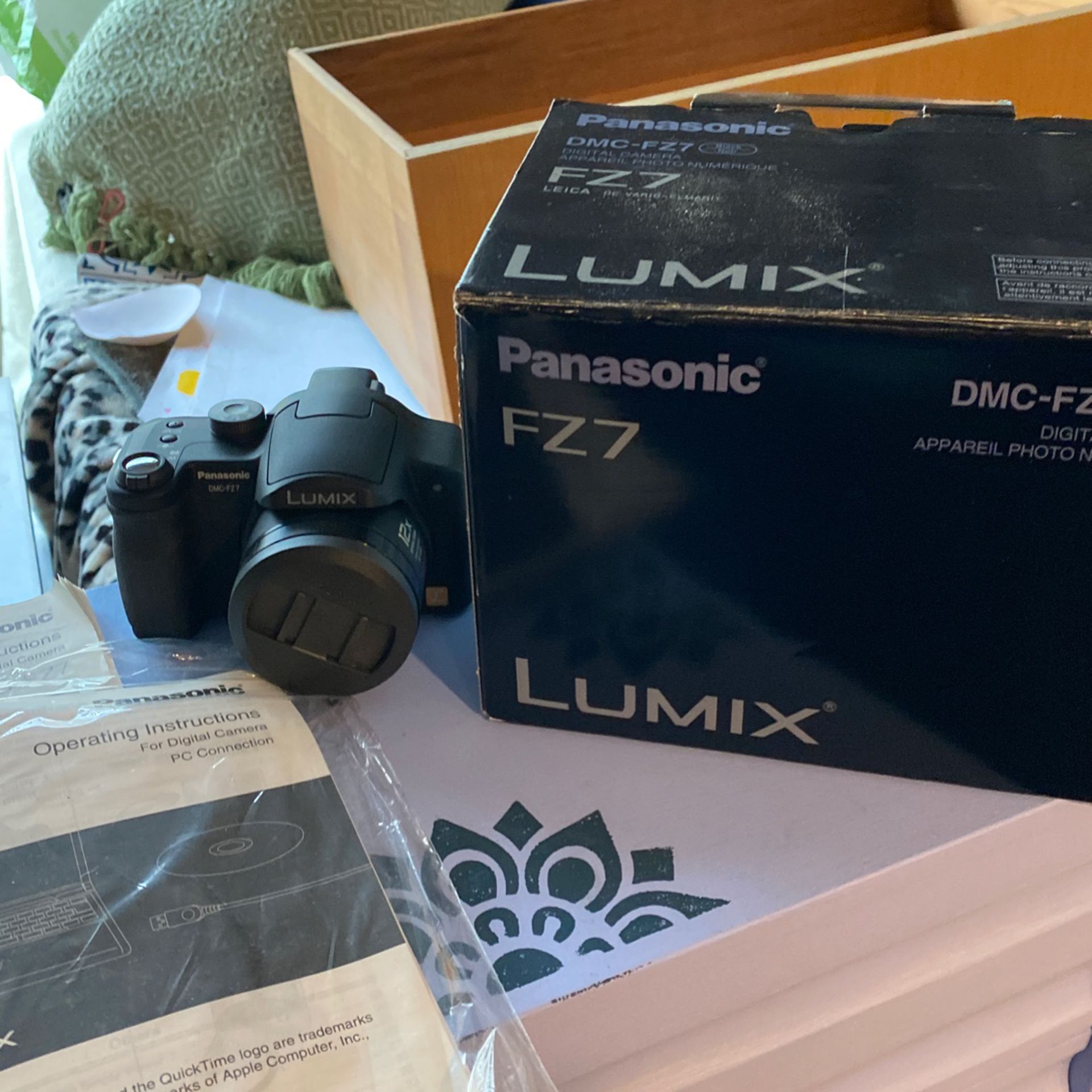 Panasonic Digital Camera Lumix DMC-FZ7
