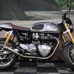 2018 Triumph Thruxton 1200 R Silver Ice