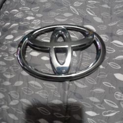 Toyota Emblem!
