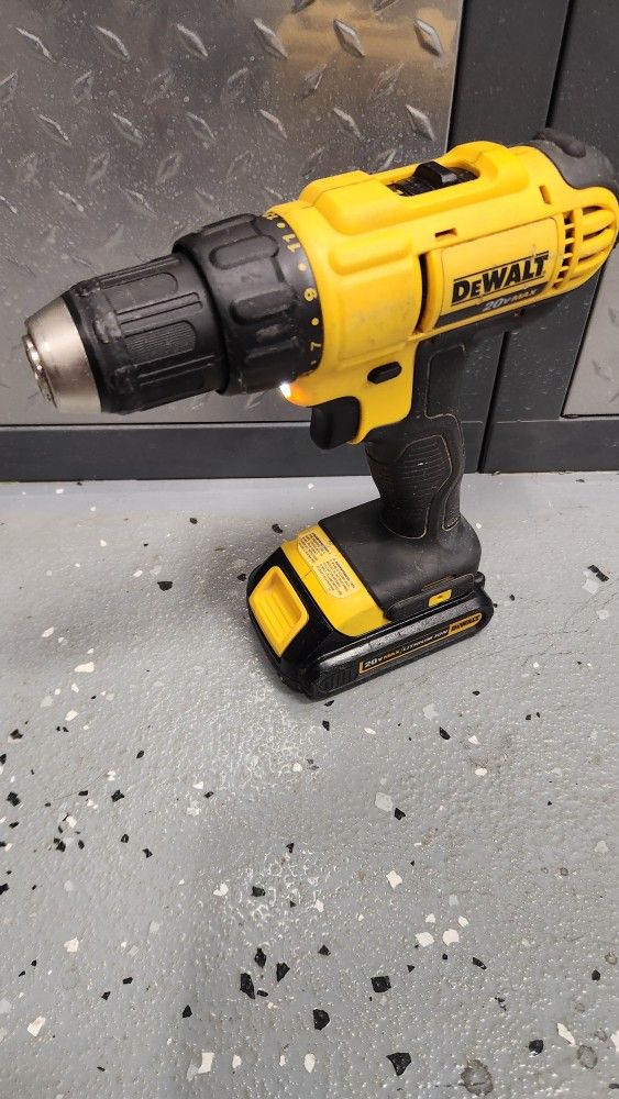 Dewalt 20 Volt Cordless Drill with Battery