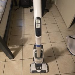 Hoover ONEPWR FloorMate JET Cordless Hard Floor Cleaner.
