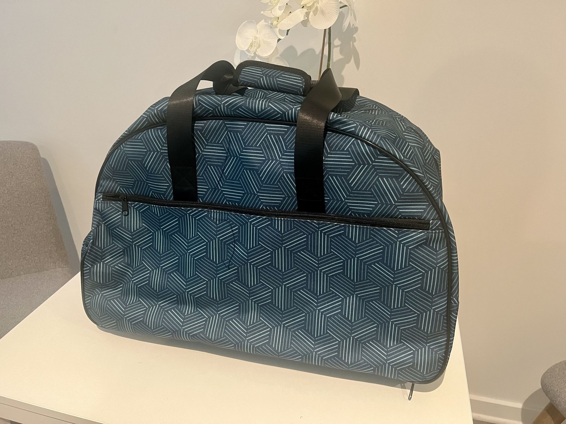 Blue Duffle Bag Luggage w/ Roller *NEW*