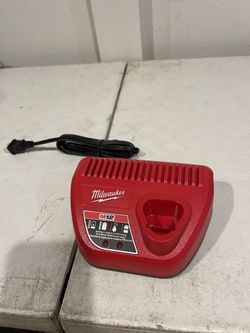 Milwaukee M12 Charger