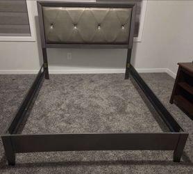 Queen Frame