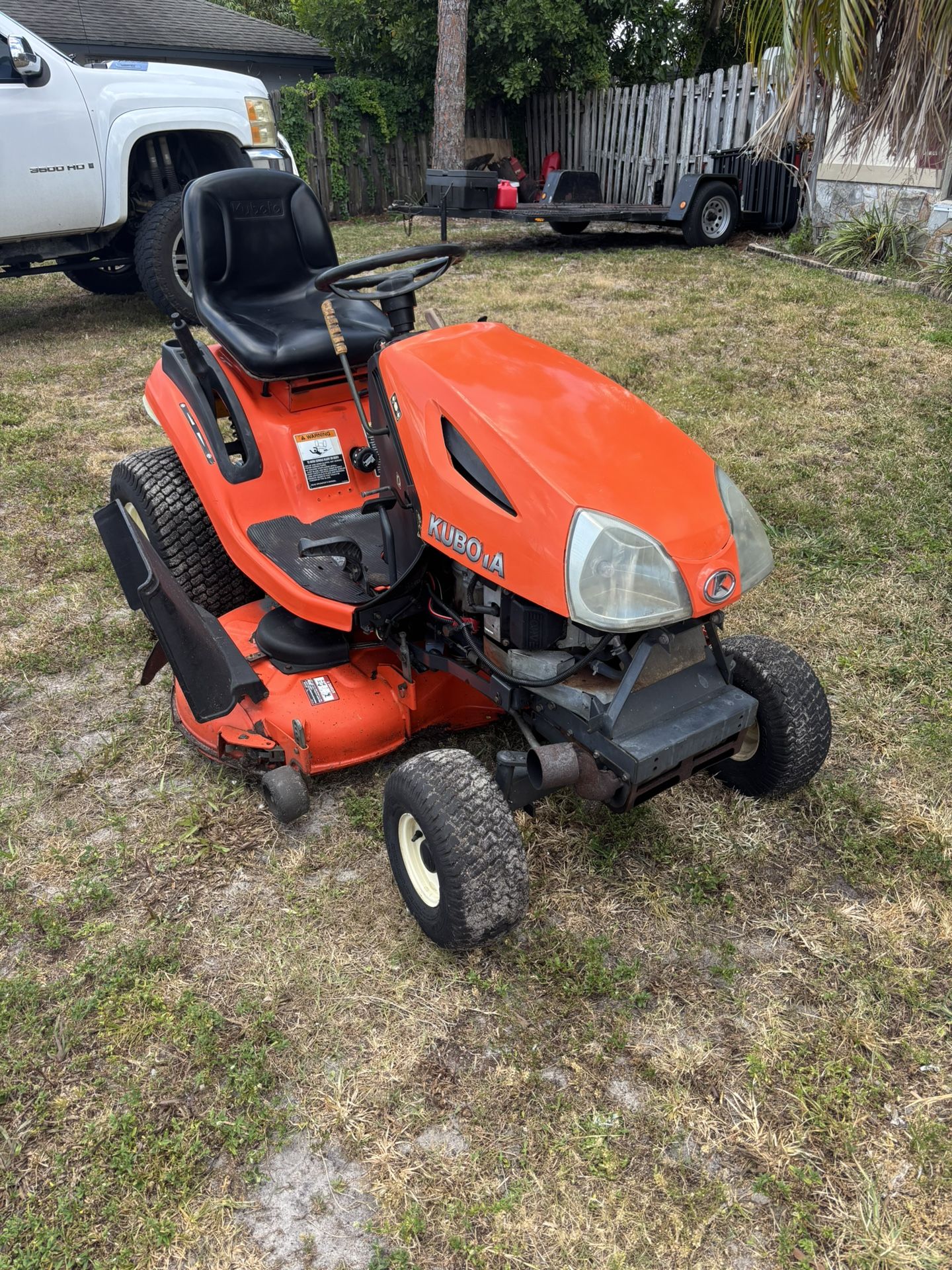 Kubota T2380 Lawn Tractor