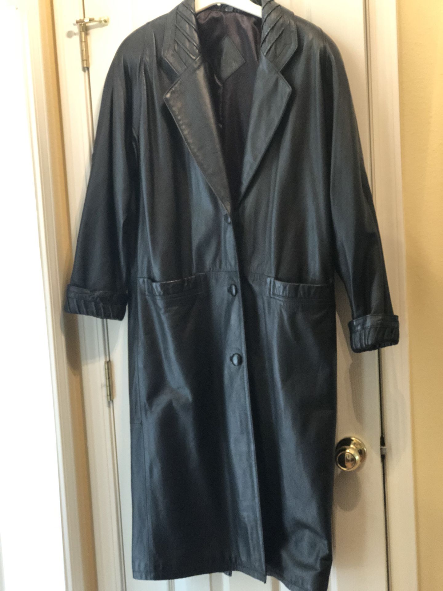 Ladies Leather Coat  Size 10