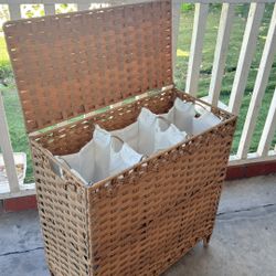 brand new laundry hamper4/1