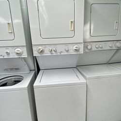 STACKABLE WASHER AND DRYER WHITE KENMORE GAS 24” Inch Width 