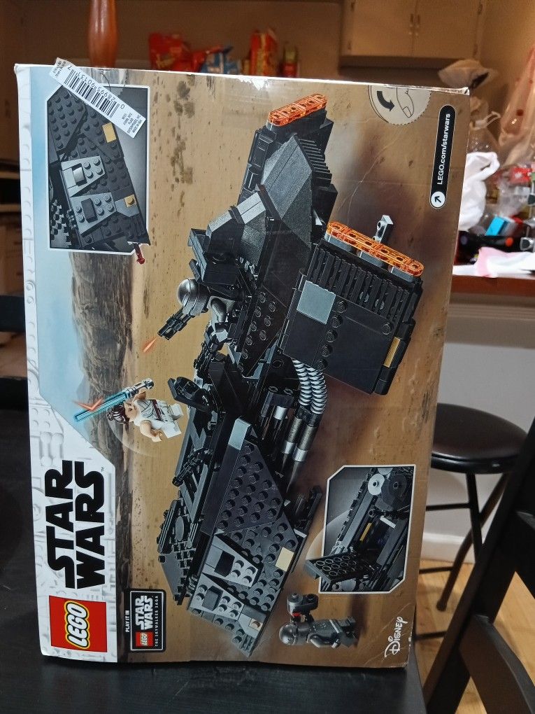 LEGO Star Wars Knights of Ren Transport Ship (Set 75284). 