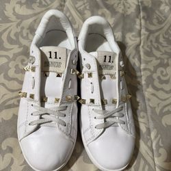 Sneakers fashion inspired Valentino