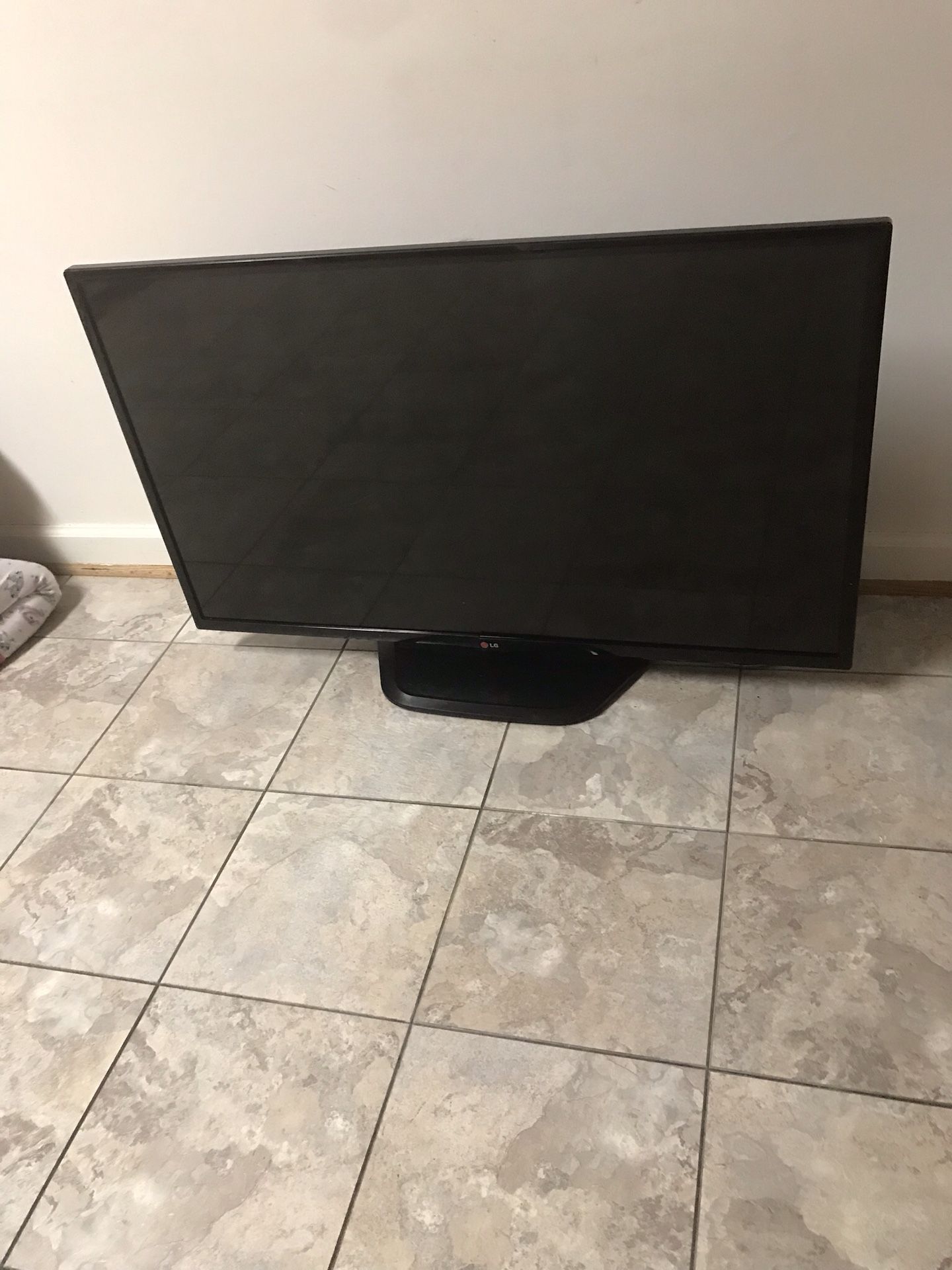 LG 37 inch flatscreen TV