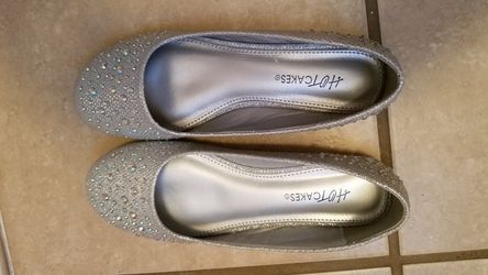 Hot Cakes flats Size: 1 1/2