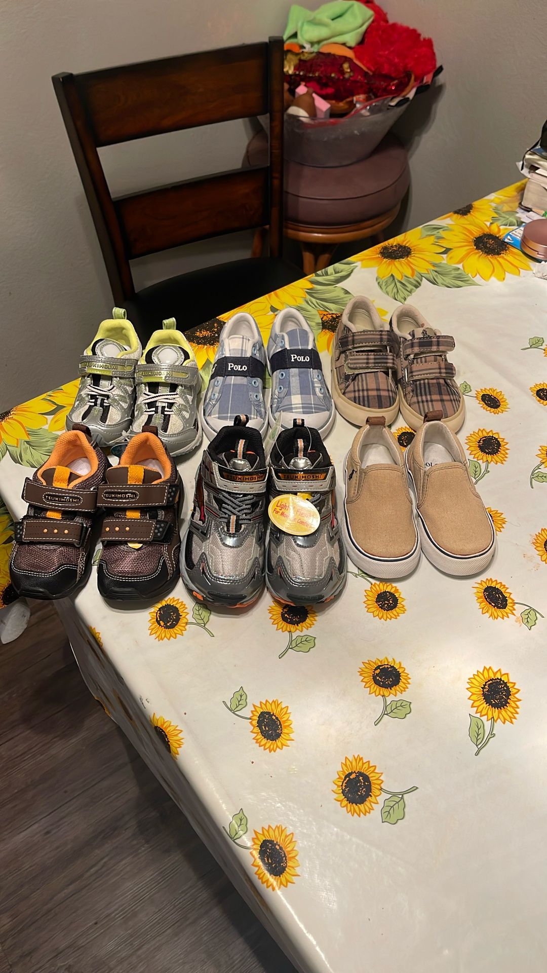 Zapatos Para Niños $7 Cada Par De Zapatos