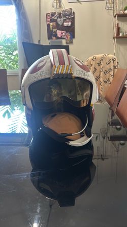 Star Wars Galaxy's Edge X-Wing Pilot Helmet