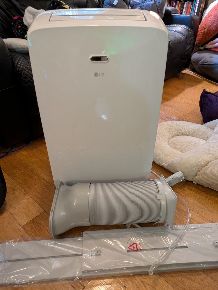 LG Portable AC 7000 BTU (DOE) / 10500 ASHRAE