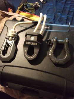 3 Winch Shackles