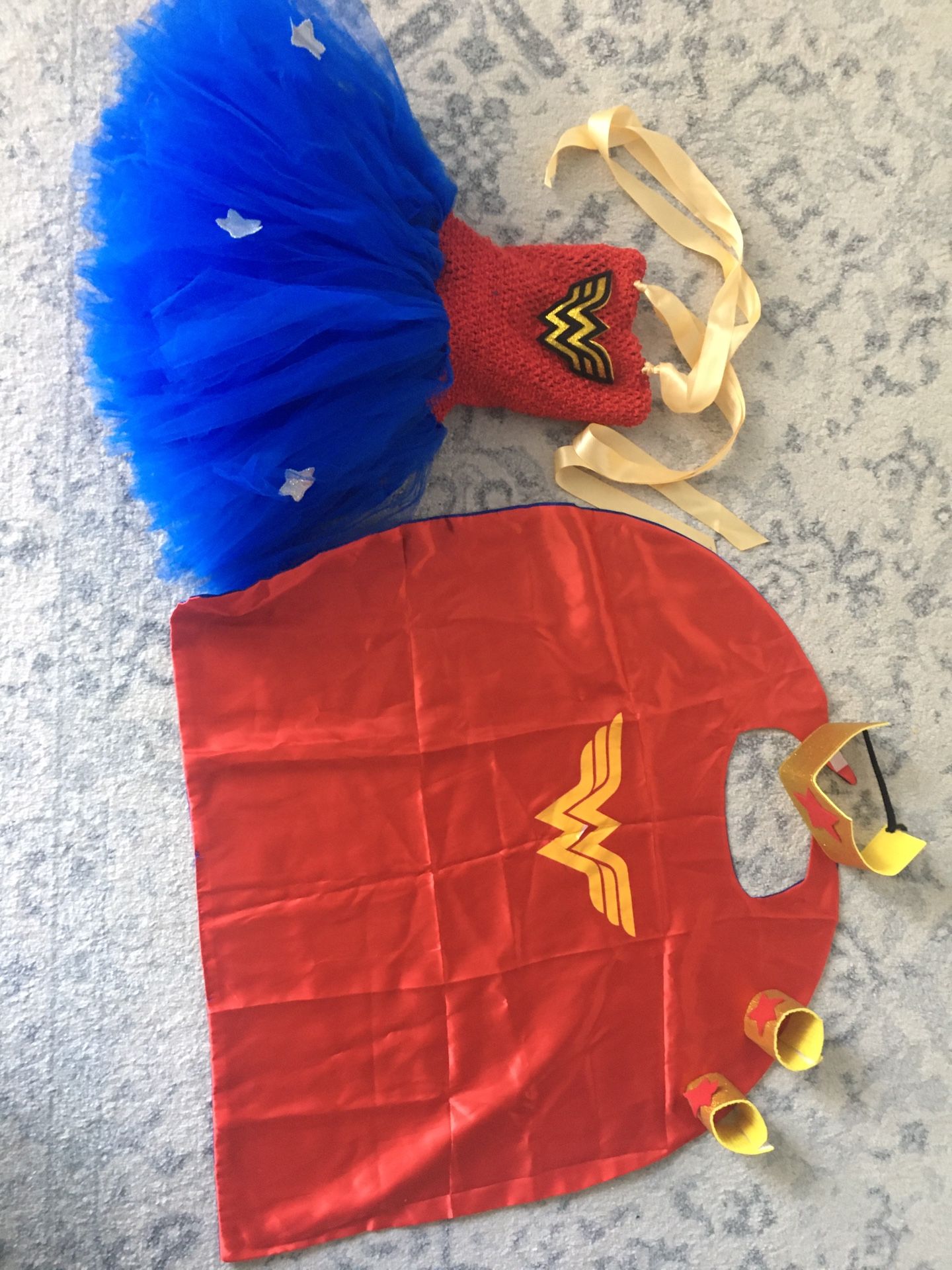 Wonder girl costume size 4/5