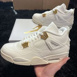 Jordan 4 “Metallic Gold”