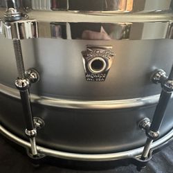 Ludwig Special-edition Satin Deluxe Black Beauty Snare Drum - 6.5 inches x 14