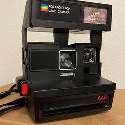 Mint condition Vintage Polaroid Sun 640 camera