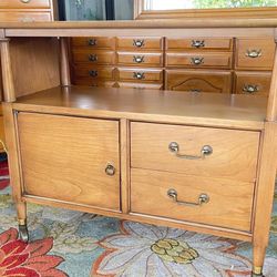 Gorgeous Mid Century Buffet Stand