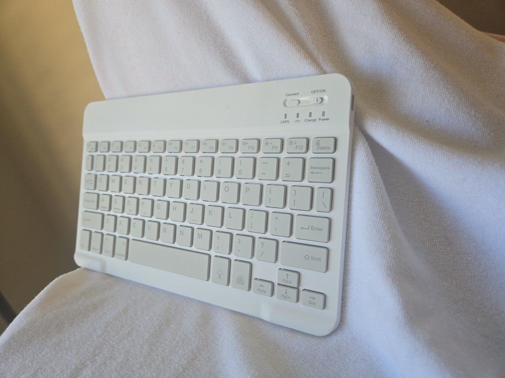 Mini Bluetooth Keyboard