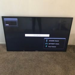 Samsung TV works Power on no remote control 55 inch Serious buyers only message me when you’re ready to come check out and purchase Please read info