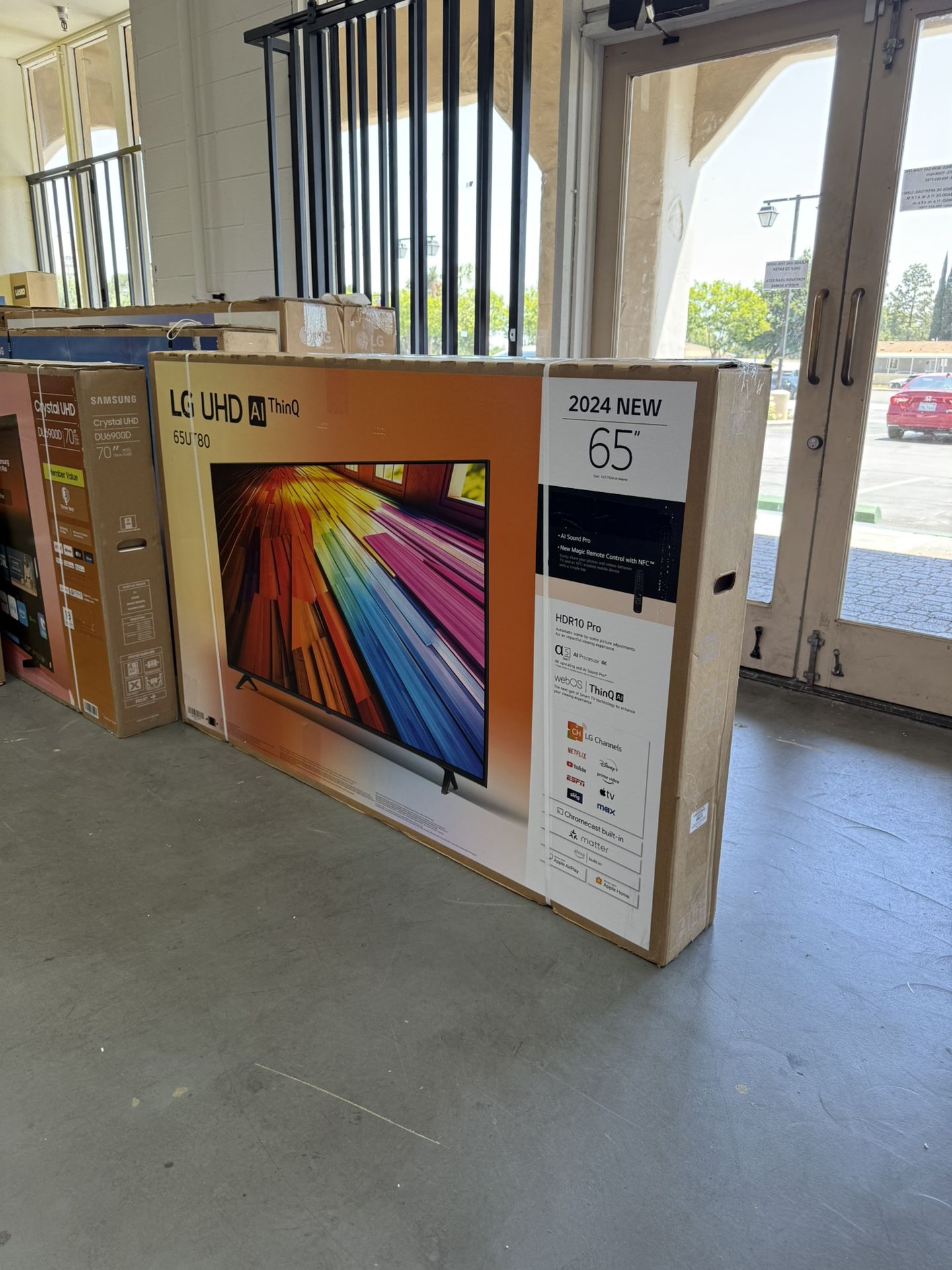 65” LG UT80 4K UHD Smart Tv 