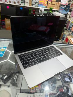 MACBOOK PRO 8GB 512 GB 2018