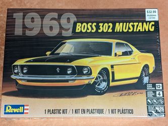 Revell 1969 Boss 302 Mustang - Plastic Model Kit - 1:25 Scale - New