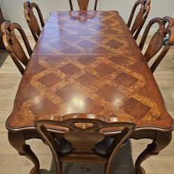 Dining Room Table & Chairs