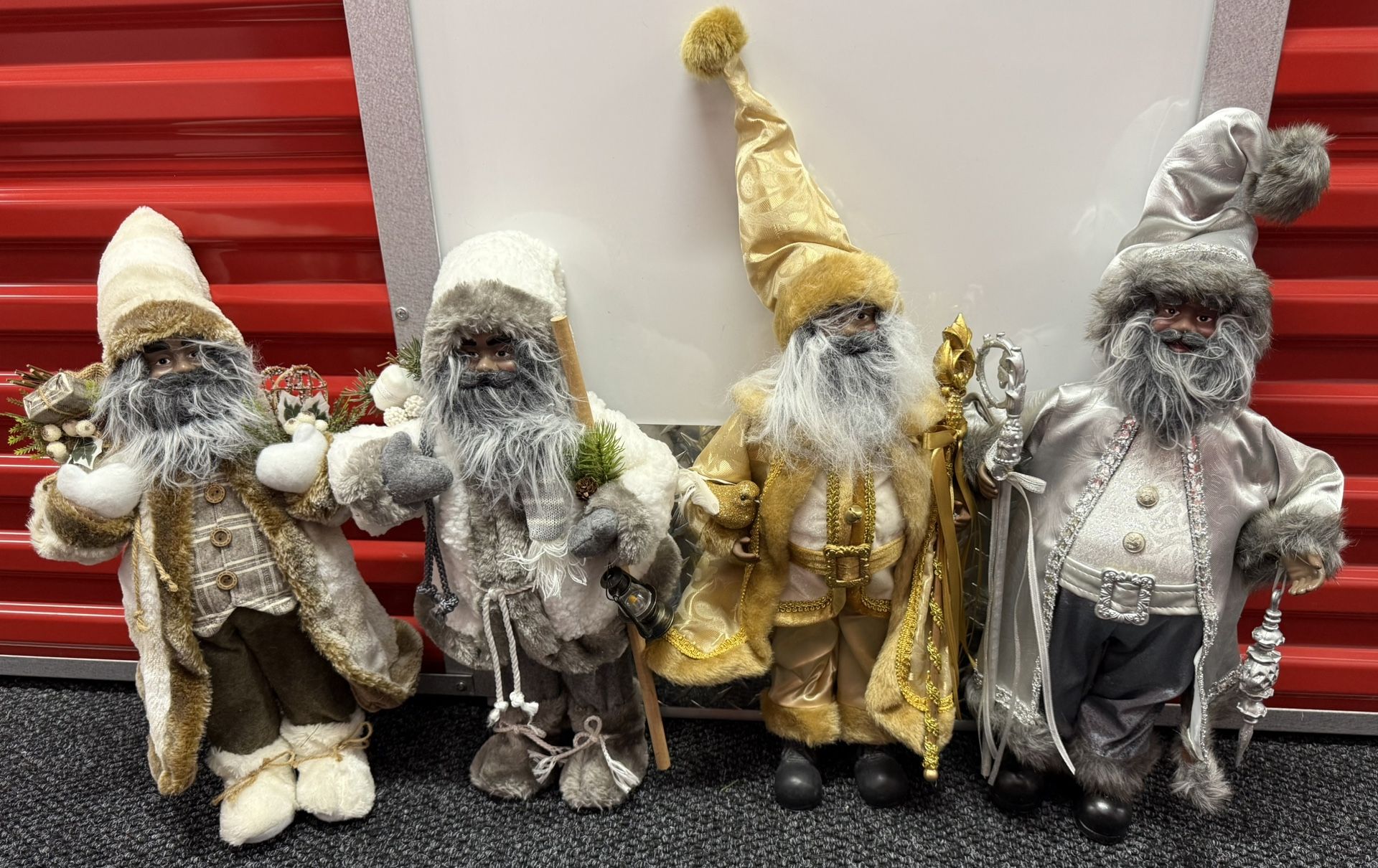 4 Set Of Santas