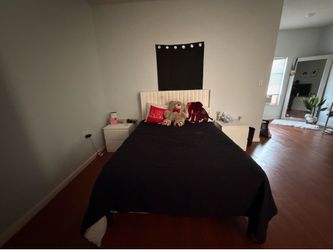 Full size bed +2 night stands