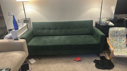 Sofa. Green velvet.