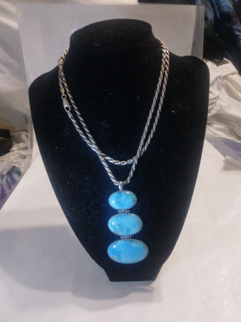 925 Silver Pendant With Turquoise And Chain Use