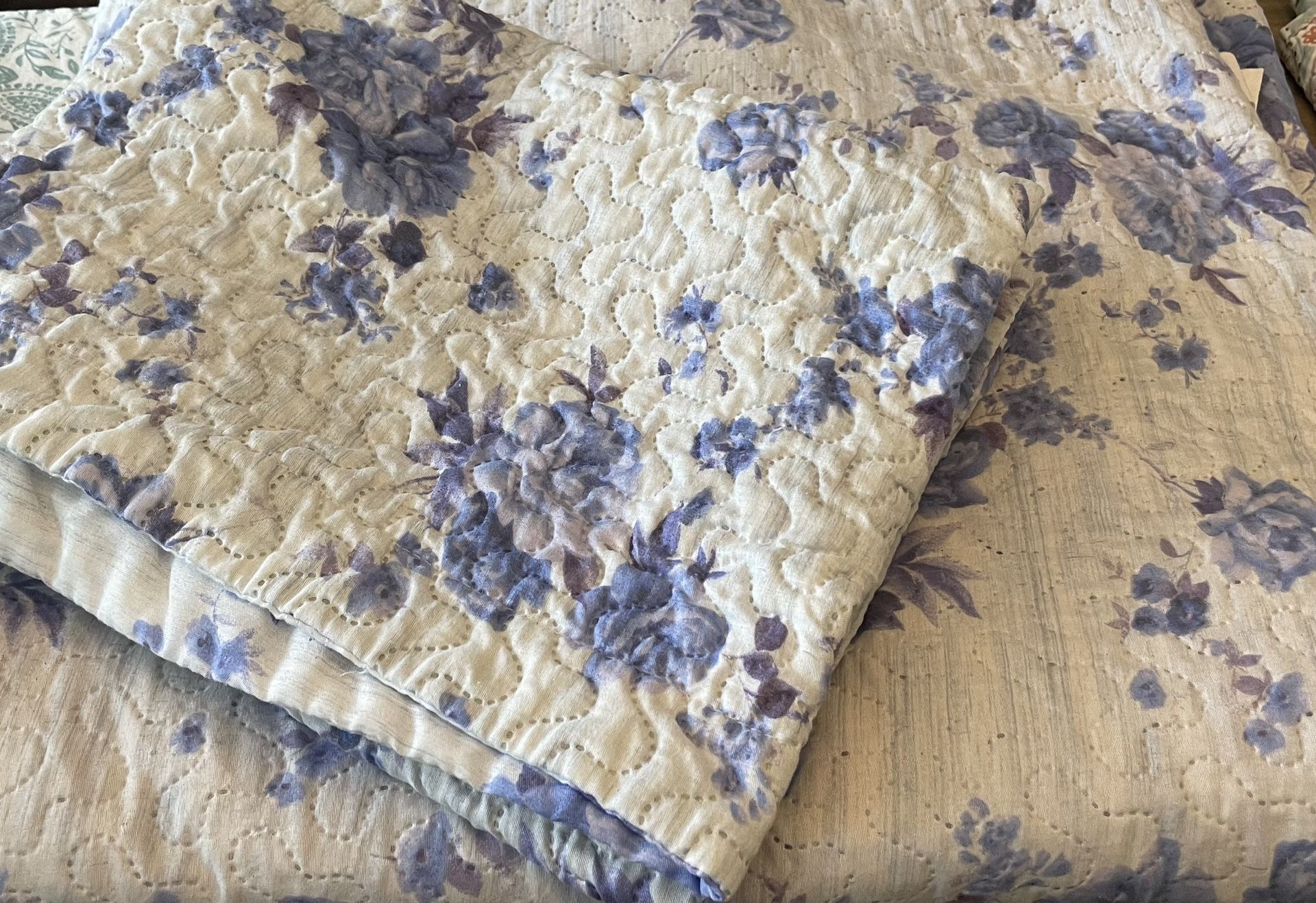 Full/Queen Quilt Sets + One Duvet Set