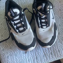 Tenis Nike Size 6.5