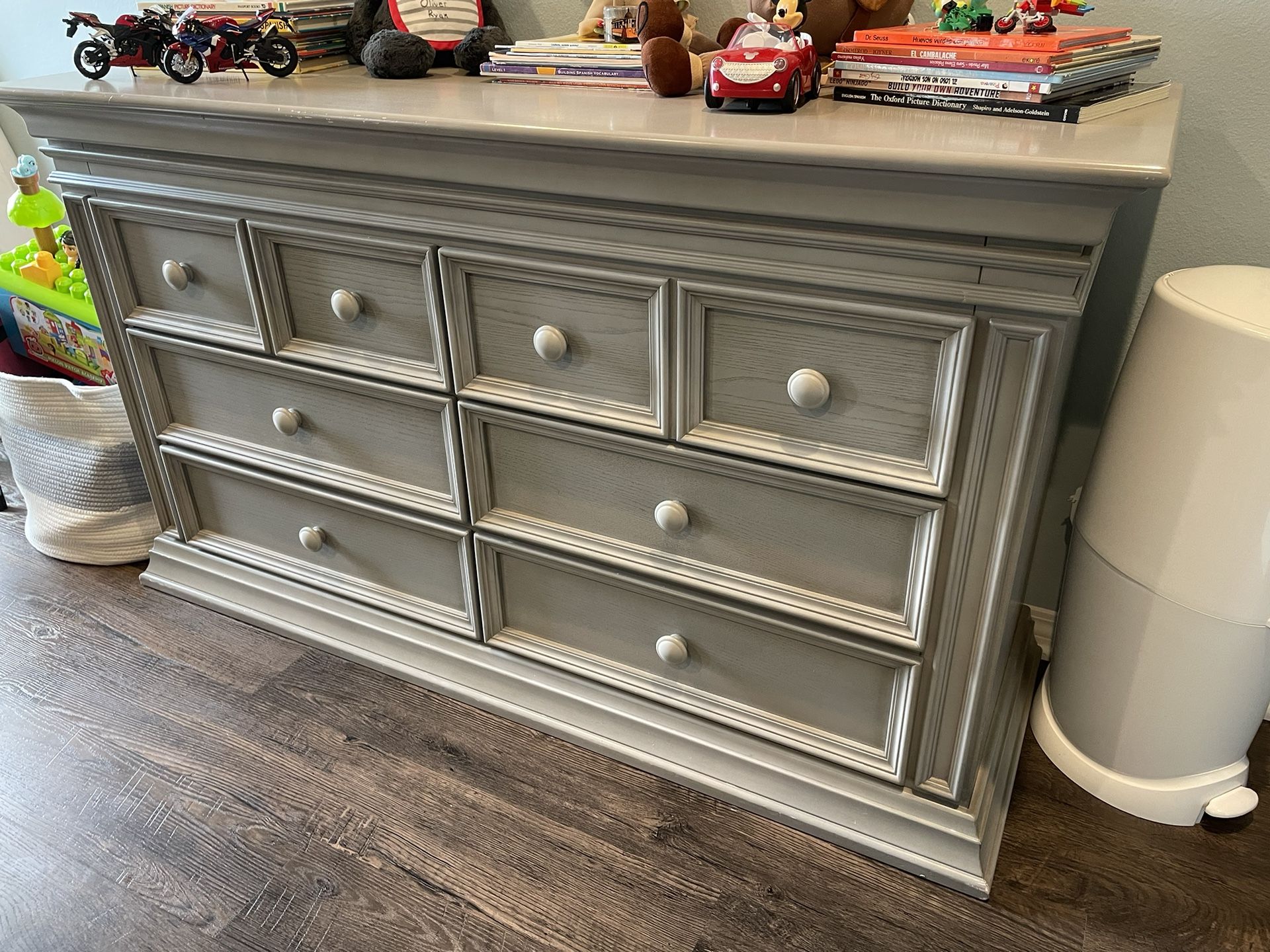 Baby Cache Vienna Dresser, Ash Gray