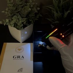 VS1 Moissanite Engagement Ring