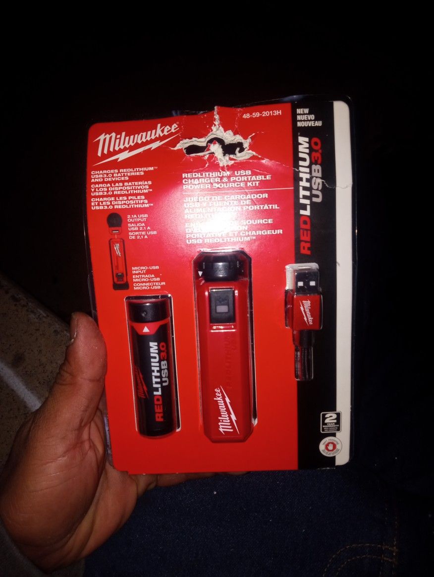 Milwaukee Portable Power Source Kit for Sale in Los Angeles, CA OfferUp