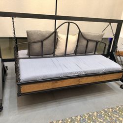 Daybed Swing
