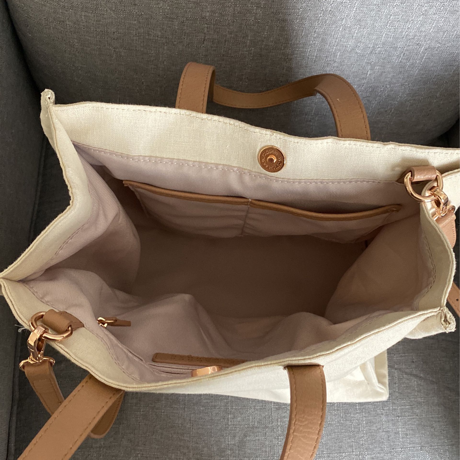 Lauren Conrad Woman's Purse Backpack for Sale in Riverside, CA - OfferUp