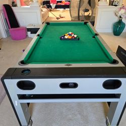 POOL TABLE 