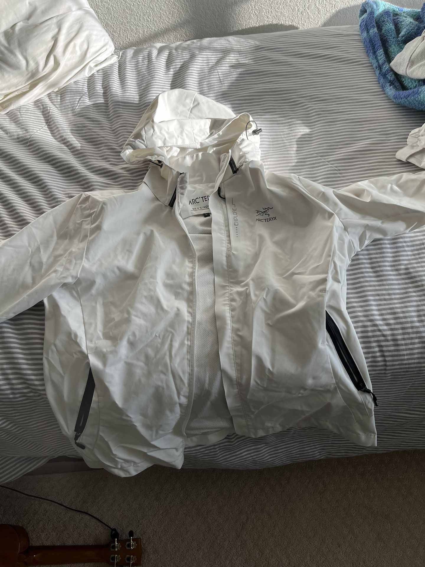arcteryx white jacket