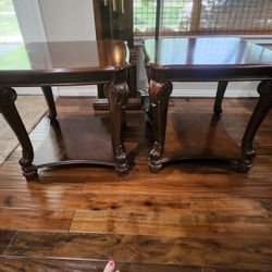 2 Wooden End Tables 