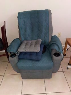 Recliner vibrating chair