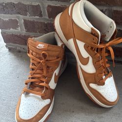 Nike Dunk High Retro SE "Monarch" Size 13 sneaker with a monarch orange and sail colorway. Excellent Condition. Clean, well cared for, lots of life le