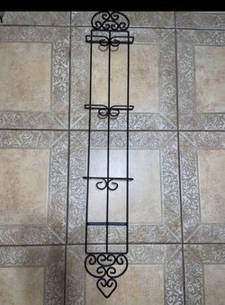 Decorative plate holder for wall