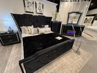 Black Tufted Upholstered Bedroom Set